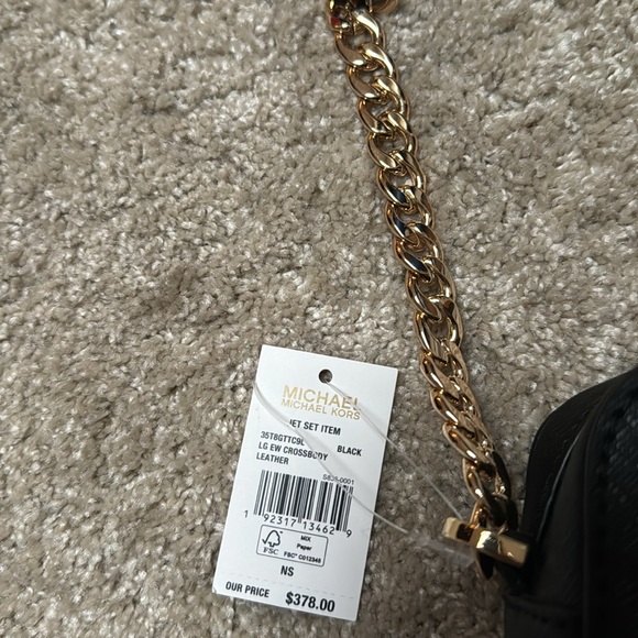 SOLD just after offer sent - no longer available Michael Kors Jet Set Crossbody - Picture 5 of 6